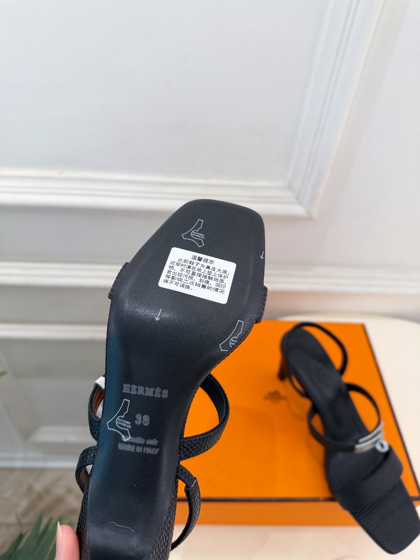 🐎𝐇𝐄𝐑𝐌𝐄* 爱玛仕 26𝐬𝐬 🌈2026新品 专柜新款 经典kelly扣一字带高跟凉鞋 系列〰 ◽鞋面:原版特定制 🐎𝐇𝐄𝐑𝐌𝐄* 爱玛仕 26𝐬𝐬 🌈2026新品 专柜新款 经典kelly扣一字带高跟凉鞋 系列〰 ◽鞋面:原版特定制