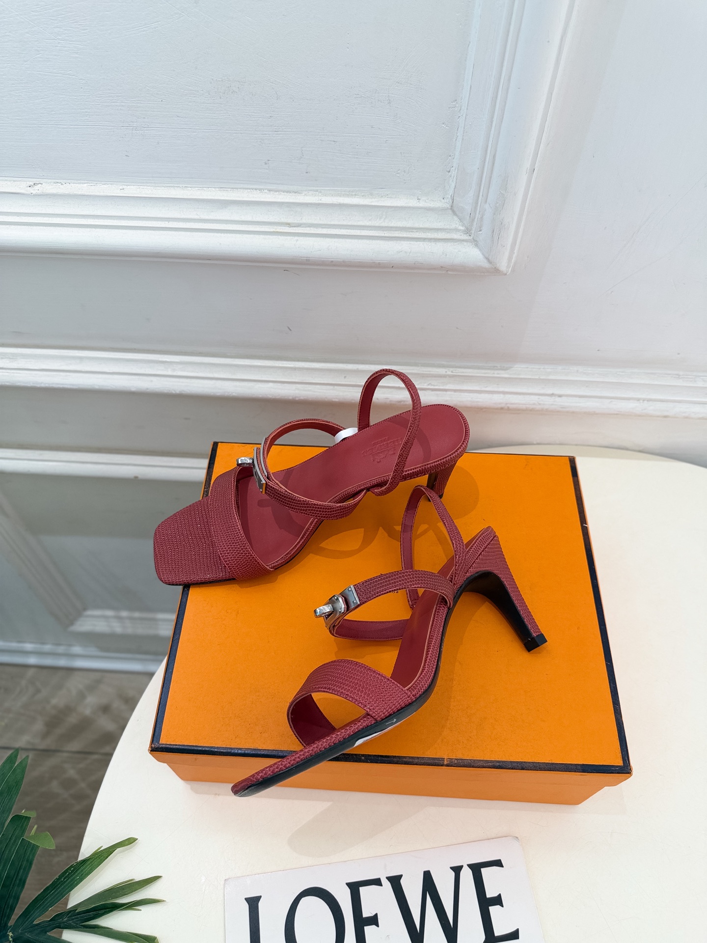 🐎𝐇𝐄𝐑𝐌𝐄* 爱玛仕 26𝐬𝐬 🌈2026新品 专柜新款 经典kelly扣一字带高跟凉鞋 系列〰 ◽鞋面:原版特定制 🐎𝐇𝐄𝐑𝐌𝐄* 爱玛仕 26𝐬𝐬 🌈2026新品 专柜新款 经典kelly扣一字带高跟凉鞋 系列〰 ◽鞋面:原版特定制