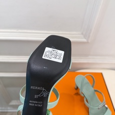 🐎𝐇𝐄𝐑𝐌𝐄* 爱玛仕 26𝐬𝐬 🌈2026新品 专柜新款 经典kelly扣一字带高跟凉鞋 系列〰 ◽鞋面:原版特定制 🐎𝐇𝐄𝐑𝐌𝐄* 爱玛仕 26𝐬𝐬 🌈2026新品 专柜新款 经典kelly扣一字带高跟凉鞋 系列〰 ◽鞋面:原版特定制
