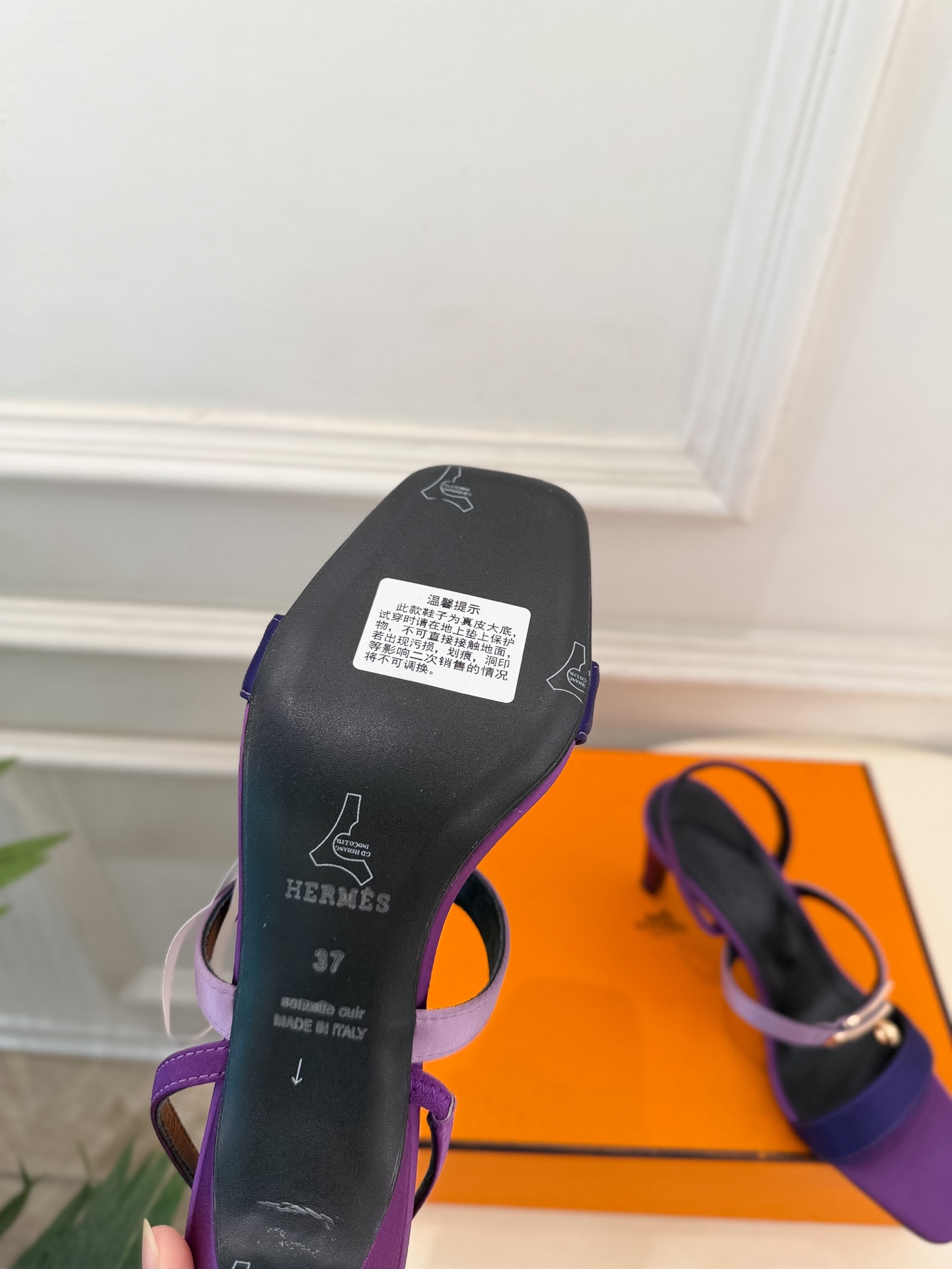 🐎𝐇𝐄𝐑𝐌𝐄* 爱玛仕 26𝐬𝐬 🌈2026新品 专柜新款 经典kelly扣一字带高跟凉鞋 系列〰 ◽鞋面:原版特定制 🐎𝐇𝐄𝐑𝐌𝐄* 爱玛仕 26𝐬𝐬 🌈2026新品 专柜新款 经典kelly扣一字带高跟凉鞋 系列〰 ◽鞋面:原版特定制