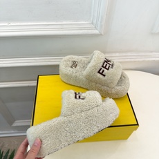 𝐅𝐄𝐍𝐃𝐈 | 芬迪 26𝐬𝐬 ⭐️2026秋冬新品 今日推荐 FD经典字母厚底羊毛拖鞋 系列~ ❥ BS升级版 𝐅𝐄𝐍𝐃𝐈 | 芬迪 26𝐬𝐬 ⭐️2026秋冬新品 今日推荐 FD经典字母厚底羊毛拖鞋 系列~ ❥ BS升级版
