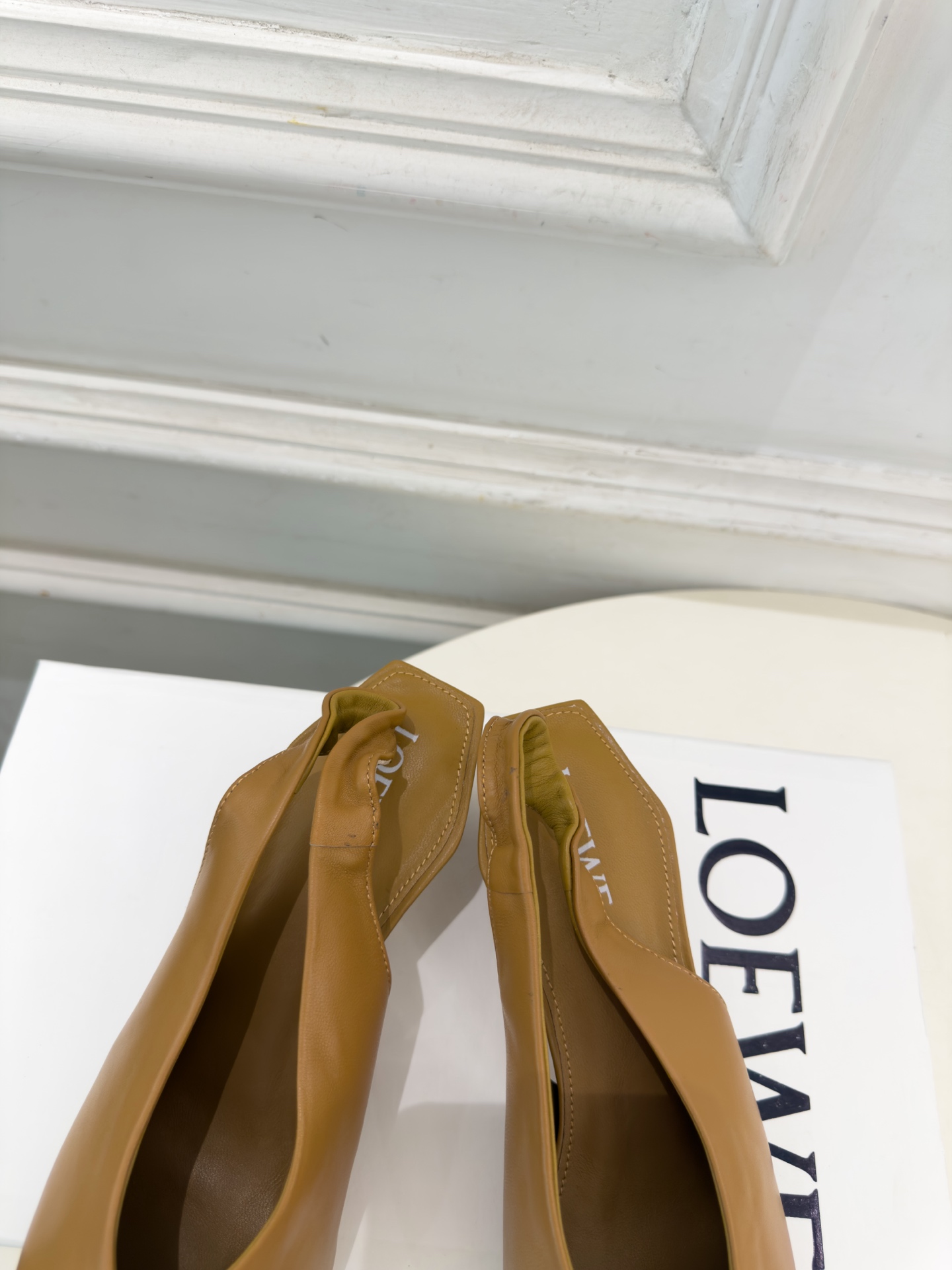 LOEWE 罗意威 2026秋冬新品 Origami Cubic 尖头方跟后空鞋 ————————— LOEWE作为这两 LOEWE 罗意威 2026秋冬新品 Origami Cubic 尖头方跟后空鞋 ————————— LOEWE作为这两