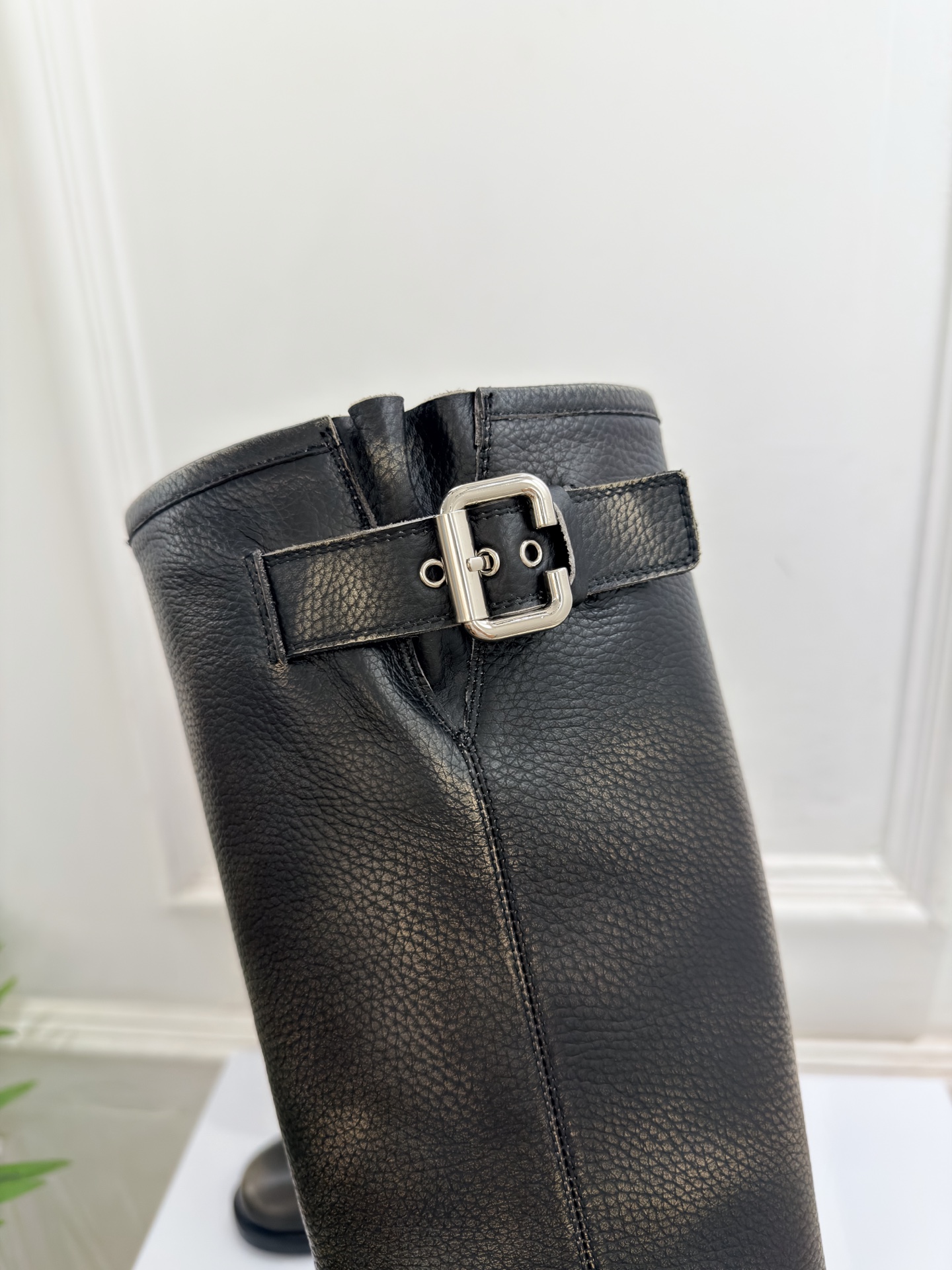 Chloé | 克洛伊 26𝐬𝐬  ⭐️今日推荐 2026秋冬新品 经典皮带扣做旧擦色粗跟短靴 长靴上新🆕 ❥ BS升级