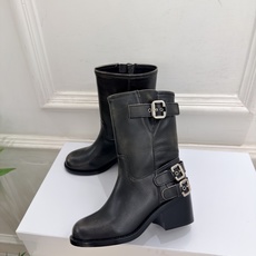 Chloé | 克洛伊 26𝐬𝐬 ⭐️今日推荐 2026秋冬新品 经典皮带扣做旧擦色粗跟短靴 长靴上新🆕 ❥ BS升级 Chloé | 克洛伊 26𝐬𝐬 ⭐️今日推荐 2026秋冬新品 经典皮带扣做旧擦色粗跟短靴 长靴上新🆕 ❥ BS升级