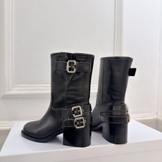 Chloé | 克洛伊 26𝐬𝐬 ⭐️今日推荐 2026秋冬新品 经典皮带扣做旧擦色粗跟短靴 长靴上新🆕 ❥ BS升级 Chloé | 克洛伊 26𝐬𝐬 ⭐️今日推荐 2026秋冬新品 经典皮带扣做旧擦色粗跟短靴 长靴上新🆕 ❥ BS升级