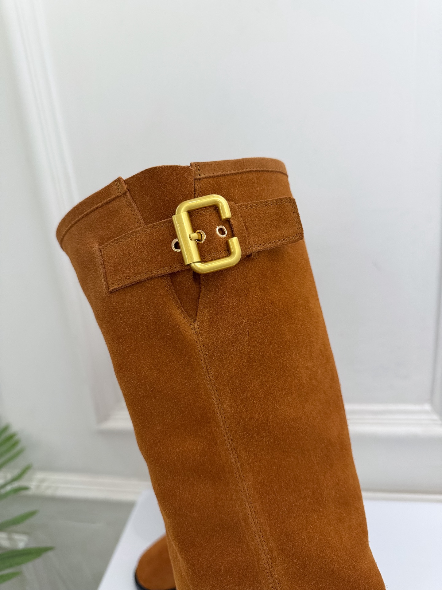 Chloé | 克洛伊 26𝐬𝐬 ⭐️今日推荐 2026秋冬新品 经典皮带扣做旧擦色粗跟短靴 长靴上新🆕 ❥ BS升级 Chloé | 克洛伊 26𝐬𝐬 ⭐️今日推荐 2026秋冬新品 经典皮带扣做旧擦色粗跟短靴 长靴上新🆕 ❥ BS升级