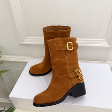Chloé | 克洛伊 26𝐬𝐬 ⭐️今日推荐 2026秋冬新品 经典皮带扣做旧擦色粗跟短靴 长靴上新🆕 ❥ BS升级 Chloé | 克洛伊 26𝐬𝐬 ⭐️今日推荐 2026秋冬新品 经典皮带扣做旧擦色粗跟短靴 长靴上新🆕 ❥ BS升级