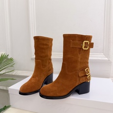 Chloé | 克洛伊 26𝐬𝐬 ⭐️今日推荐 2026秋冬新品 经典皮带扣做旧擦色粗跟短靴 长靴上新🆕 ❥ BS升级 Chloé | 克洛伊 26𝐬𝐬 ⭐️今日推荐 2026秋冬新品 经典皮带扣做旧擦色粗跟短靴 长靴上新🆕 ❥ BS升级