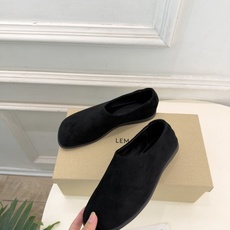 LEMAIRE 2026秋冬新品 极简复古一脚蹬平底鞋 ————————— 作为这两年最受欢迎的设计师牌,设计简单、细 LEMAIRE 2026秋冬新品 极简复古一脚蹬平底鞋 ————————— 作为这两年最受欢迎的设计师牌,设计简单、细