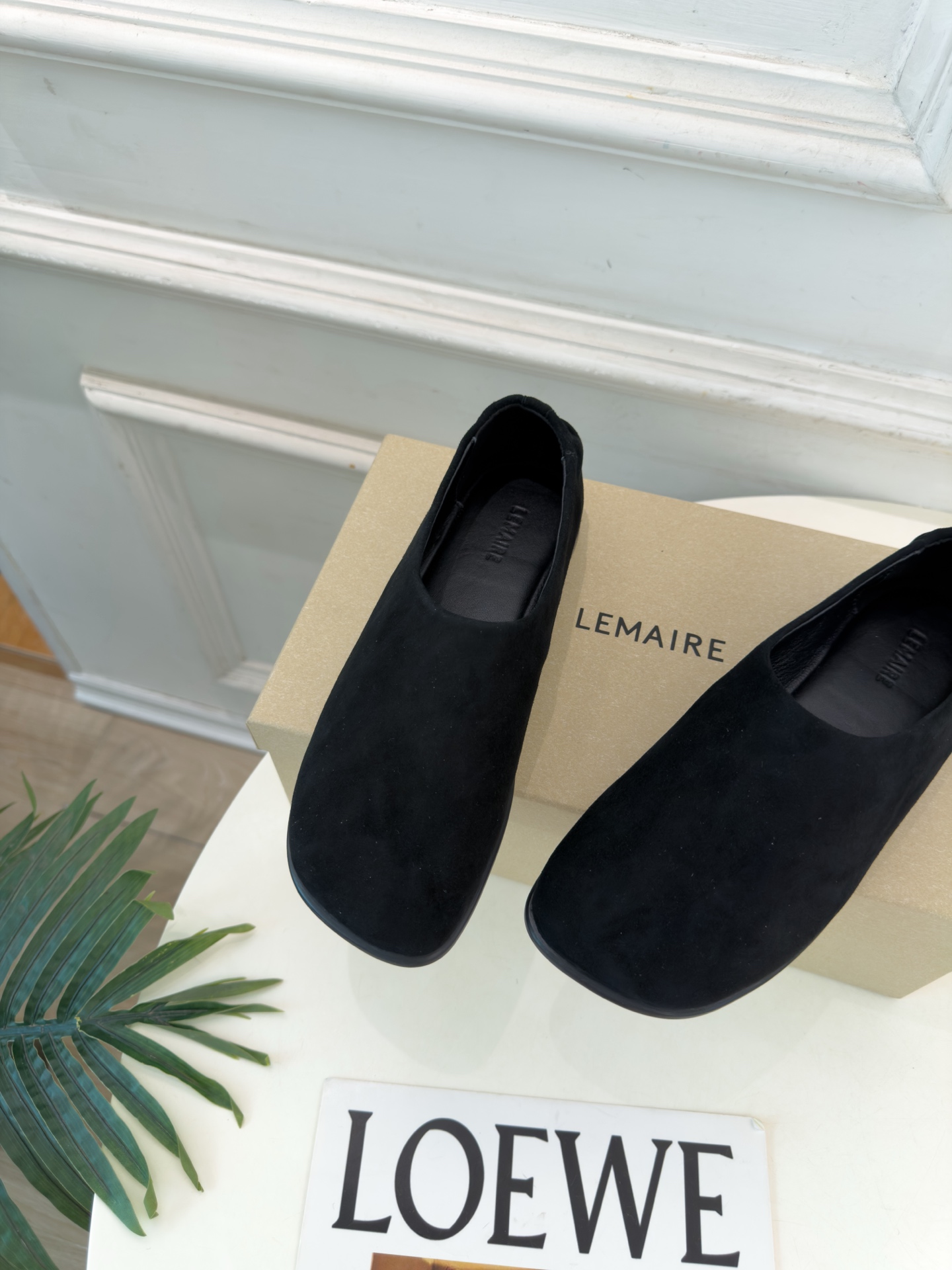 LEMAIRE 2026秋冬新品 极简复古一脚蹬平底鞋 ————————— 作为这两年最受欢迎的设计师牌,设计简单、细 LEMAIRE 2026秋冬新品 极简复古一脚蹬平底鞋 ————————— 作为这两年最受欢迎的设计师牌,设计简单、细