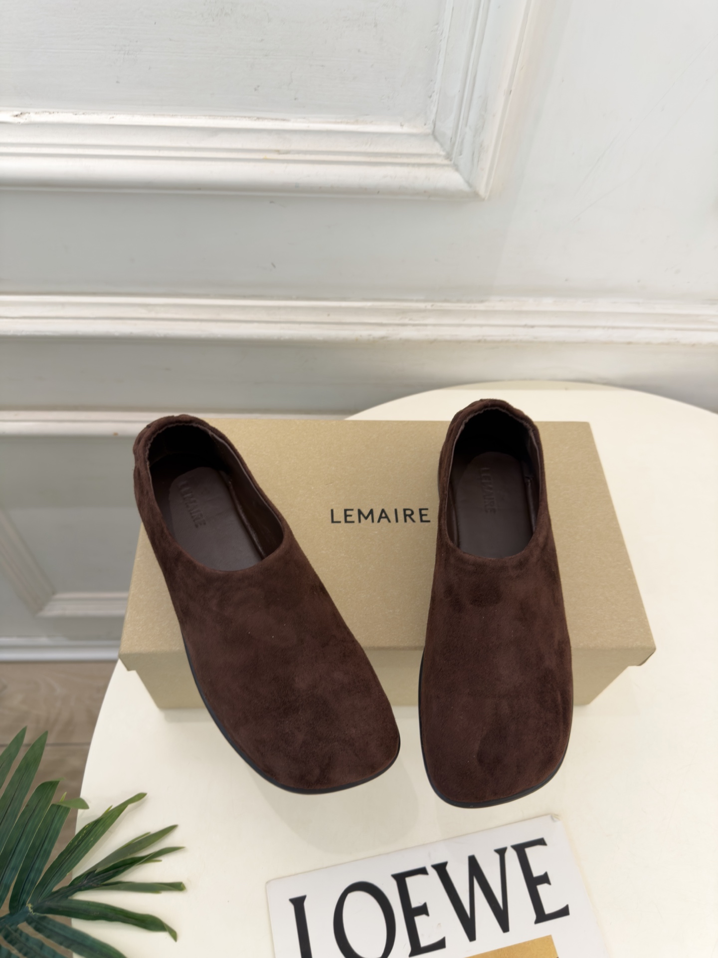 LEMAIRE  2026秋冬新品 极简复古一脚蹬平底鞋 ————————— 作为这两年最受欢迎的设计师牌，设计简单、细