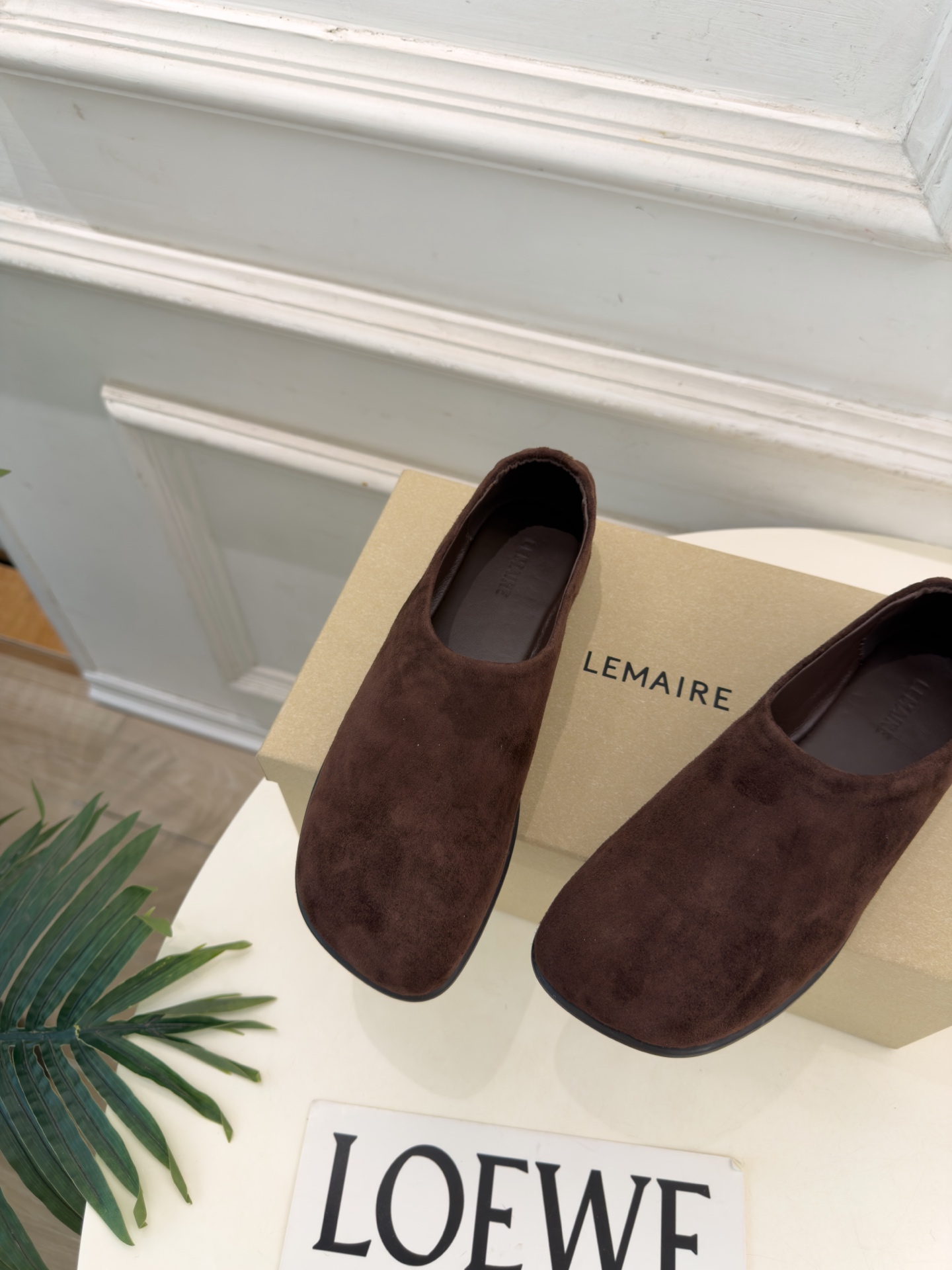 LEMAIRE  2026秋冬新品 极简复古一脚蹬平底鞋 ————————— 作为这两年最受欢迎的设计师牌，设计简单、细