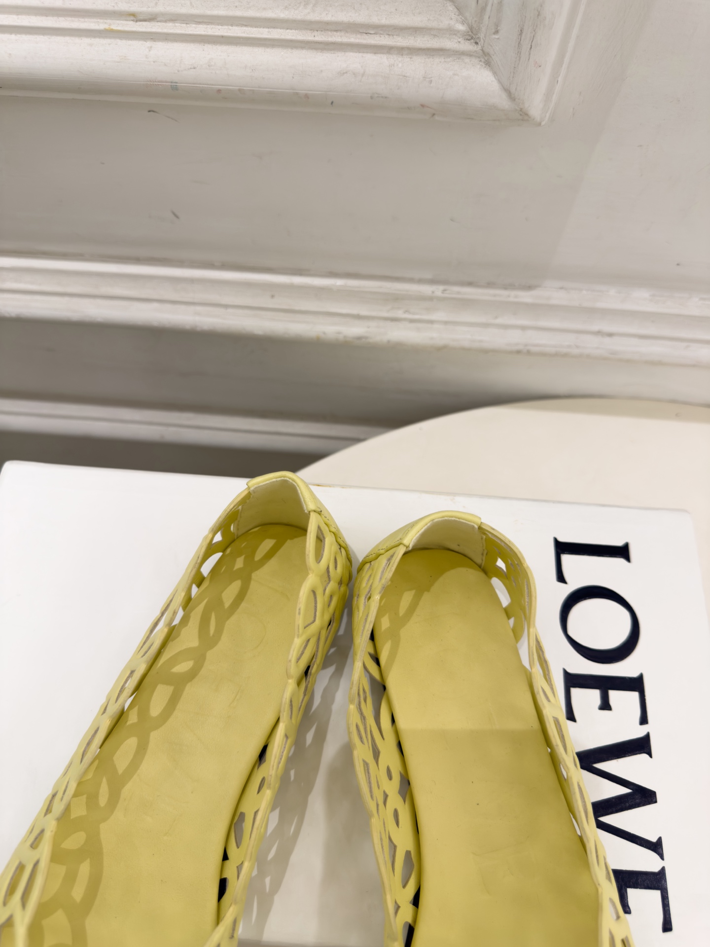 LOEWE 罗意威 2026秋冬新品 Petal Anagram 花瓣头形镂空芭蕾舞鞋 ————————— LOEWE作 LOEWE 罗意威 2026秋冬新品 Petal Anagram 花瓣头形镂空芭蕾舞鞋 ————————— LOEWE作