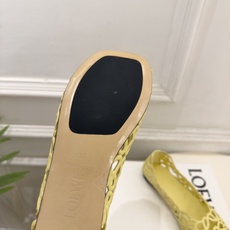 LOEWE 罗意威 2026秋冬新品 Petal Anagram 花瓣头形镂空芭蕾舞鞋 ————————— LOEWE作 LOEWE 罗意威 2026秋冬新品 Petal Anagram 花瓣头形镂空芭蕾舞鞋 ————————— LOEWE作