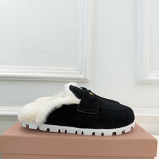 Miu Miu | 缪缪 26𝐬𝐬 🖤2026秋冬新品 专柜主打最新走秀款 Miu Miu金钱币毛毛穆勒拖鞋火爆上 Miu Miu | 缪缪 26𝐬𝐬 🖤2026秋冬新品 专柜主打最新走秀款 Miu Miu金钱币毛毛穆勒拖鞋火爆上