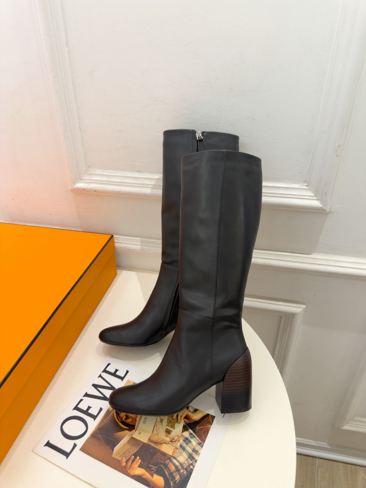 🐎𝐇𝐄𝐑𝐌𝐄* 爱玛仕 26𝐬𝐬 🌈H家专柜新款 2026秋冬新品 极简复古侧拉链粗跟长靴 系列〰 ◽鞋面:原版特定制 🐎𝐇𝐄𝐑𝐌𝐄* 爱玛仕 26𝐬𝐬 🌈H家专柜新款 2026秋冬新品 极简复古侧拉链粗跟长靴 系列〰 ◽鞋面:原版特定制