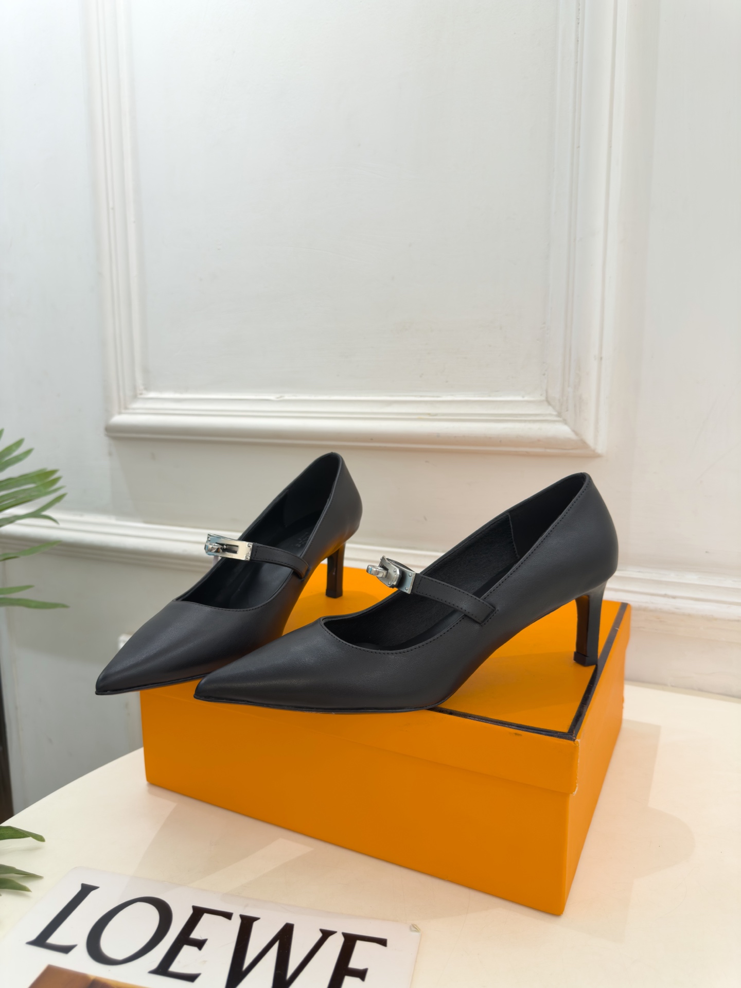 🐎𝐇𝐄𝐑𝐌𝐄* 爱玛仕 26𝐬𝐬  🌈2026秋冬新品 专柜新款 经典kelly扣尖头高跟玛丽珍鞋 系列〰 ◽鞋面：原版