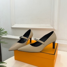 🐎𝐇𝐄𝐑𝐌𝐄* 爱玛仕 26𝐬𝐬 🌈2026秋冬新品 专柜新款 经典kelly扣尖头高跟玛丽珍鞋 系列〰 ◽鞋面:原版 🐎𝐇𝐄𝐑𝐌𝐄* 爱玛仕 26𝐬𝐬 🌈2026秋冬新品 专柜新款 经典kelly扣尖头高跟玛丽珍鞋 系列〰 ◽鞋面:原版