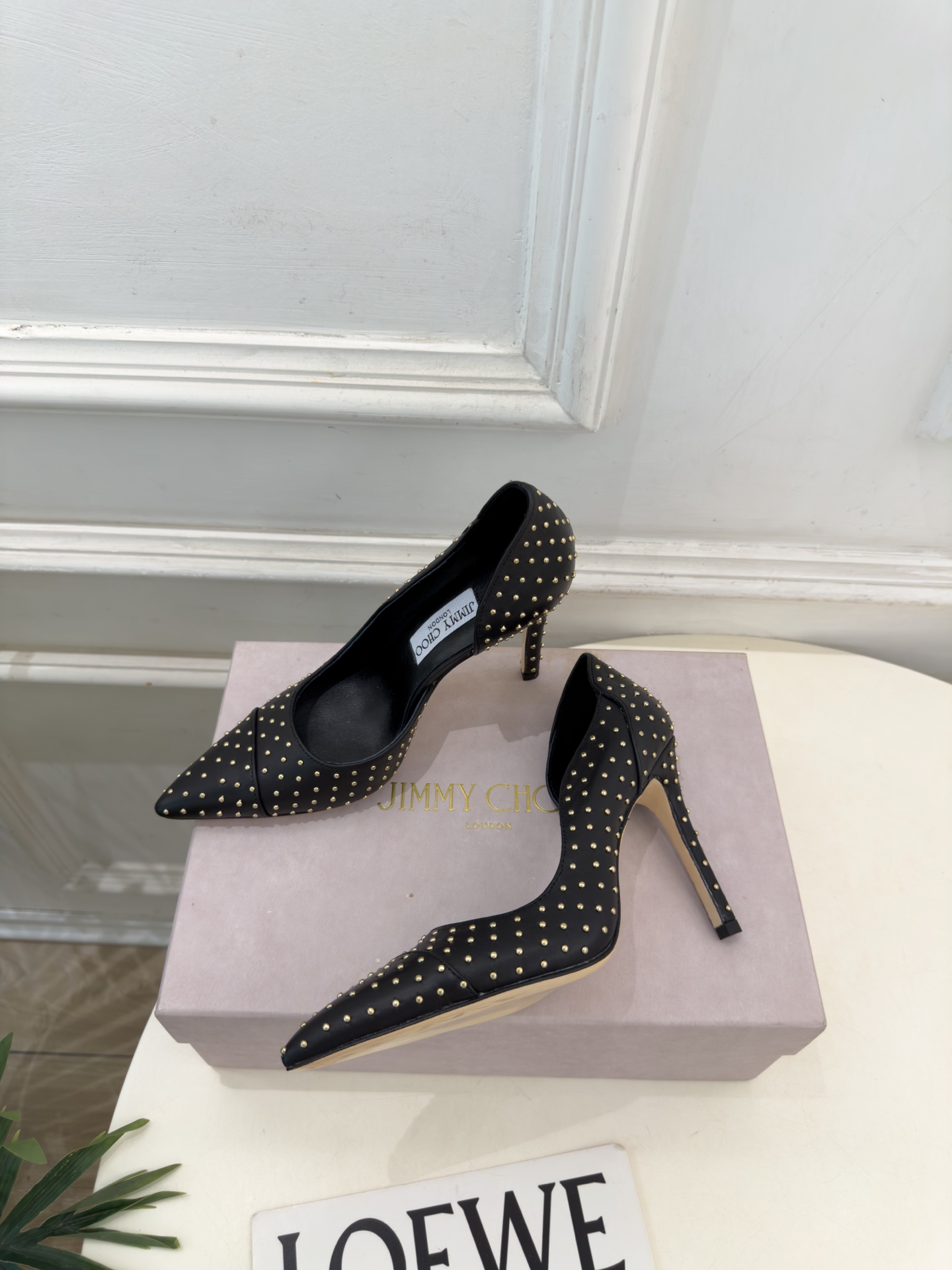 JimmyChoo 吉米周 26𝐬𝐬 ———      ✨ 2026秋冬新品 专柜最新 JC尖头鉚钉内空高跟鞋  BS名