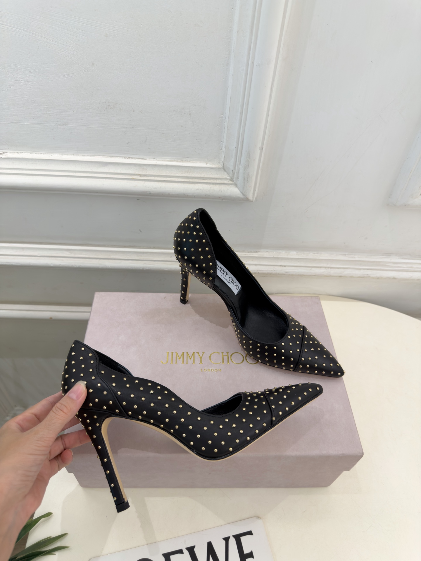 JimmyChoo 吉米周 26𝐬𝐬 ———      ✨ 2026秋冬新品 专柜最新 JC尖头鉚钉内空高跟鞋  BS名