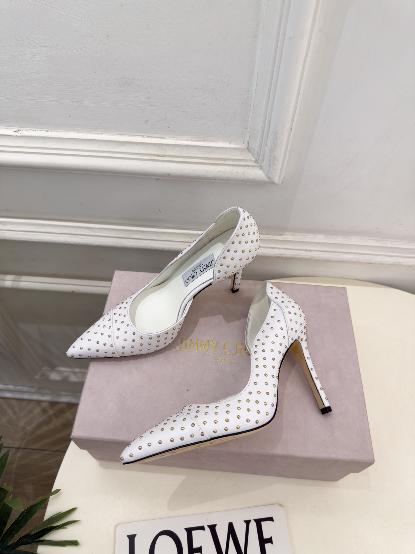 JimmyChoo 吉米周 26𝐬𝐬 ———      ✨ 2026秋冬新品 专柜最新 JC尖头鉚钉内空高跟鞋  BS名