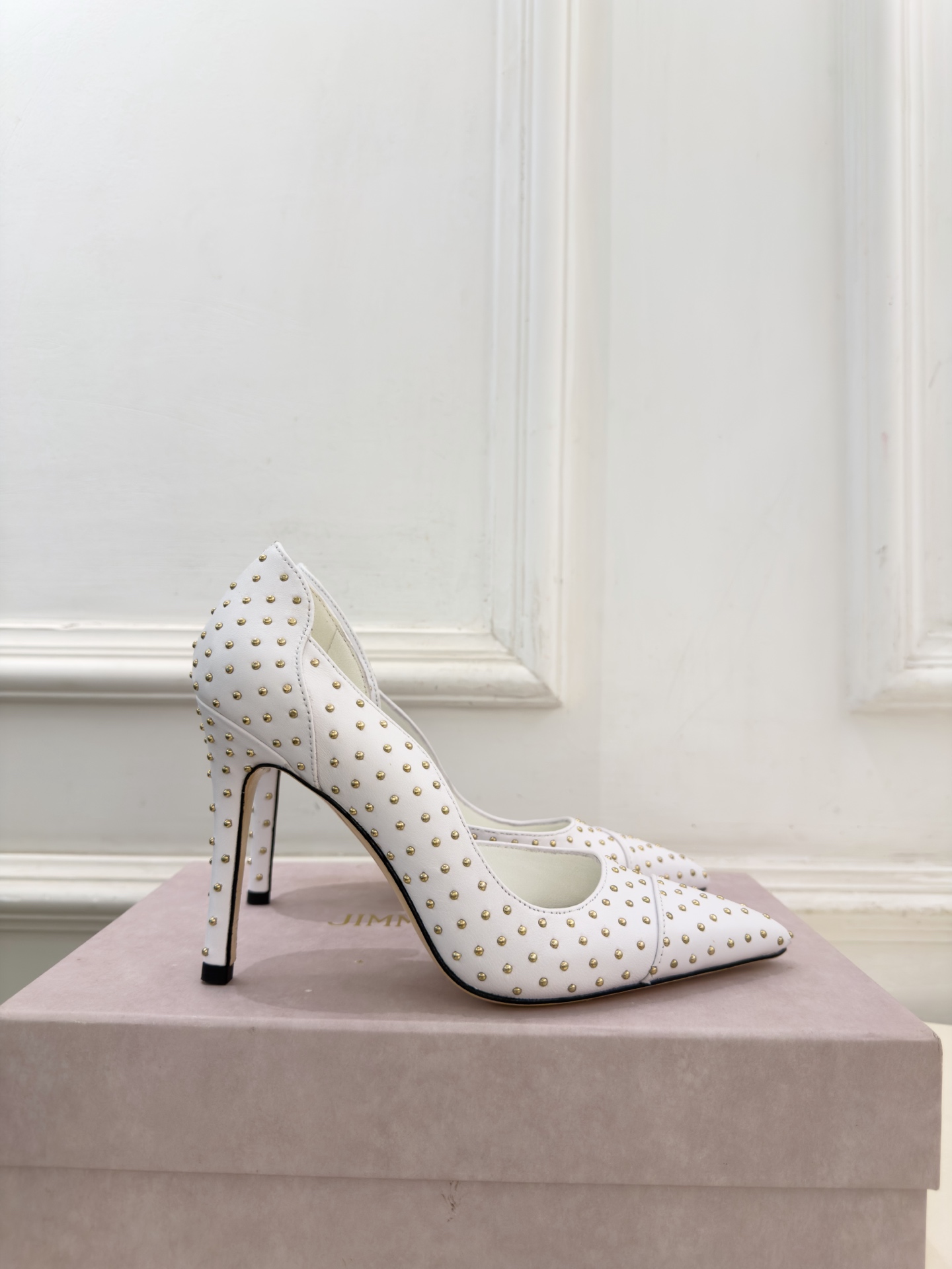 JimmyChoo 吉米周 26𝐬𝐬 ———      ✨ 2026秋冬新品 专柜最新 JC尖头鉚钉内空高跟鞋  BS名