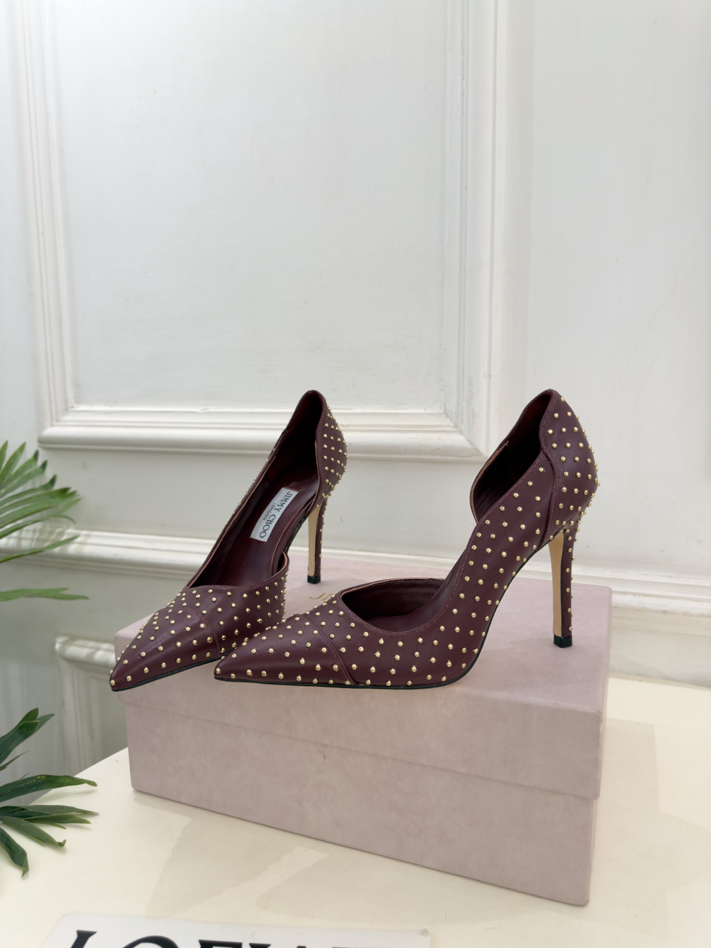 JimmyChoo 吉米周 26𝐬𝐬 ———      ✨ 2026秋冬新品 专柜最新 JC尖头鉚钉内空高跟鞋  BS名