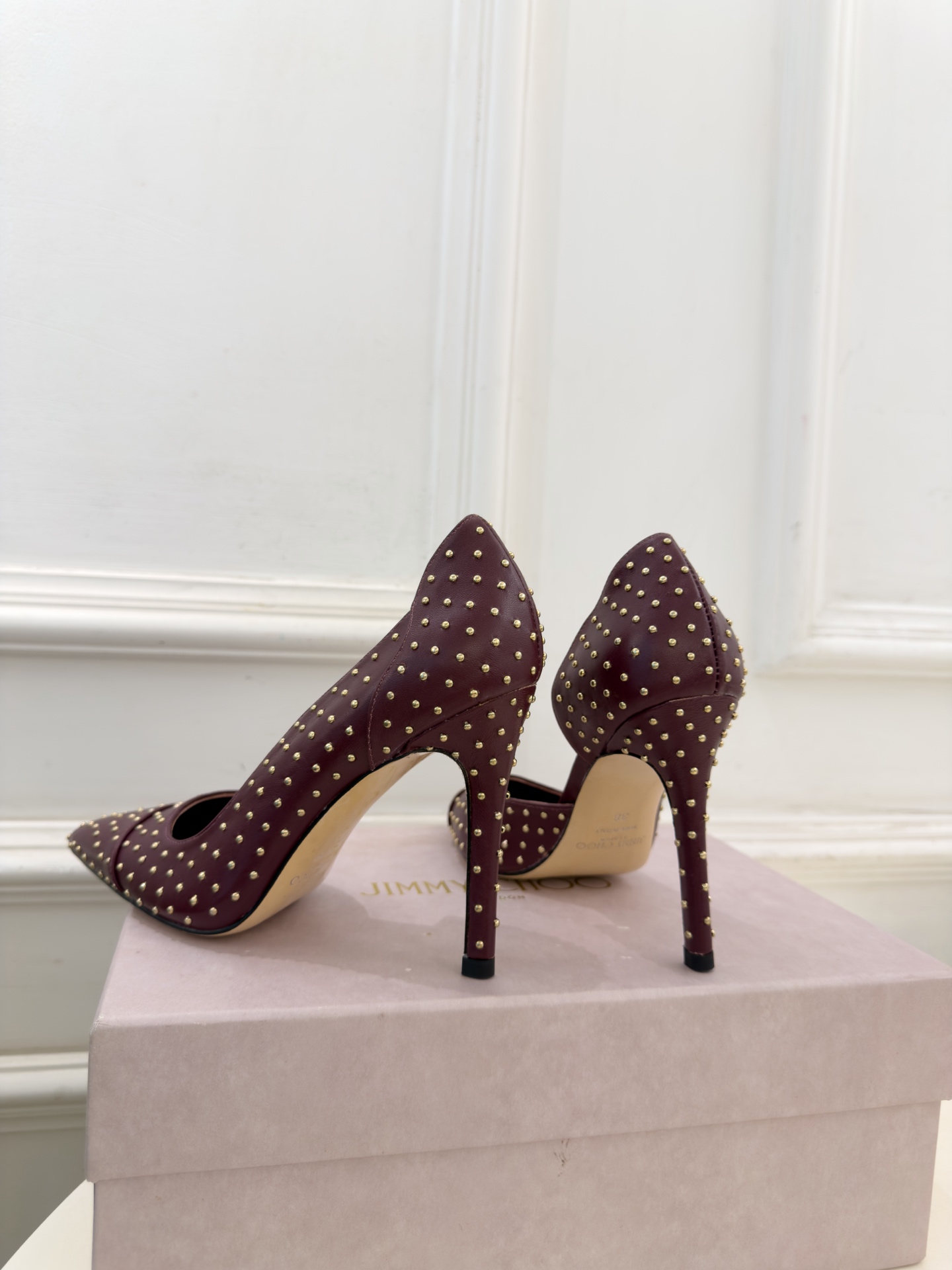 JimmyChoo 吉米周 26𝐬𝐬 ———      ✨ 2026秋冬新品 专柜最新 JC尖头鉚钉内空高跟鞋  BS名