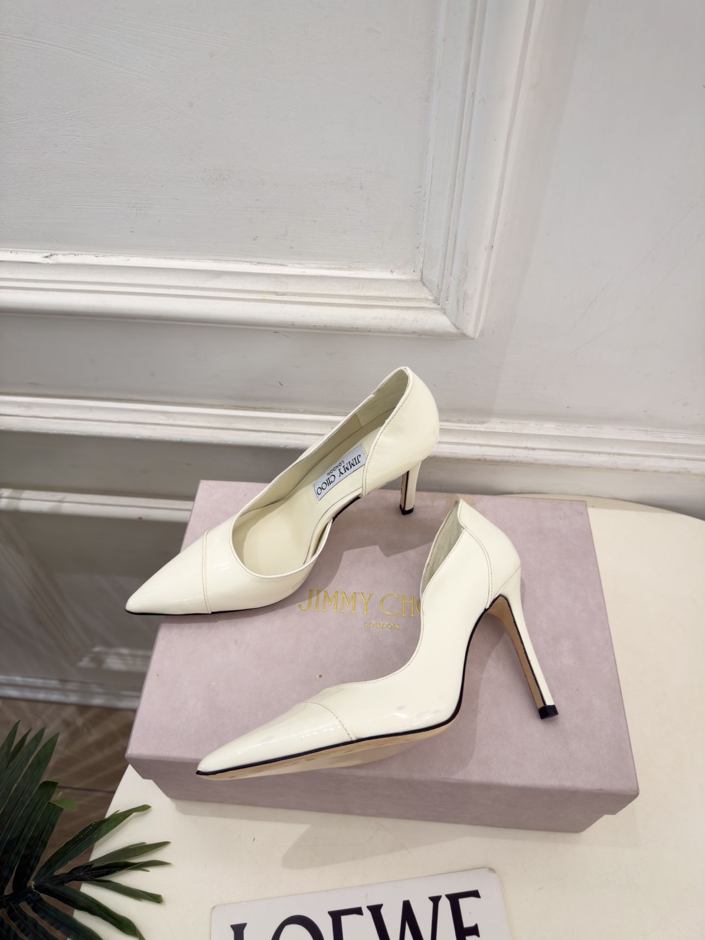 JimmyChoo 吉米周 26𝐬𝐬 ———      ✨ 2026秋冬新品 专柜最新 JC漆皮尖头内空高跟鞋  BS名