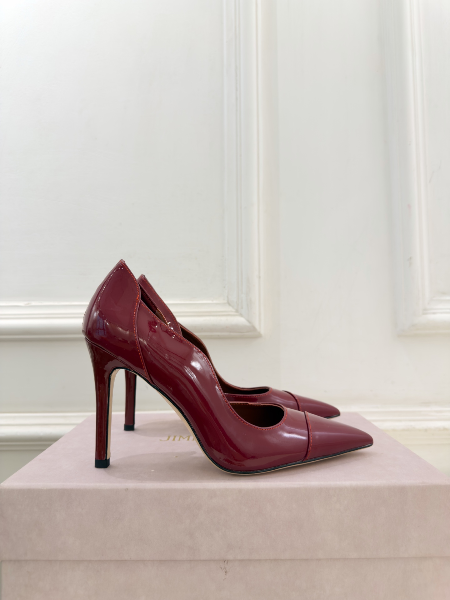 JimmyChoo 吉米周 26𝐬𝐬 ———      ✨ 2026秋冬新品 专柜最新 JC漆皮尖头内空高跟鞋  BS名