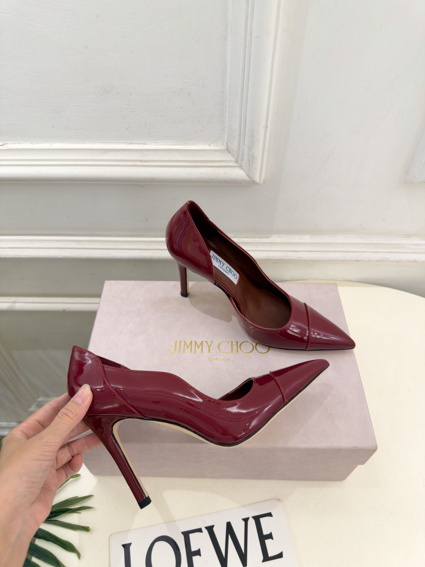 JimmyChoo 吉米周 26𝐬𝐬 ———      ✨ 2026秋冬新品 专柜最新 JC漆皮尖头内空高跟鞋  BS名