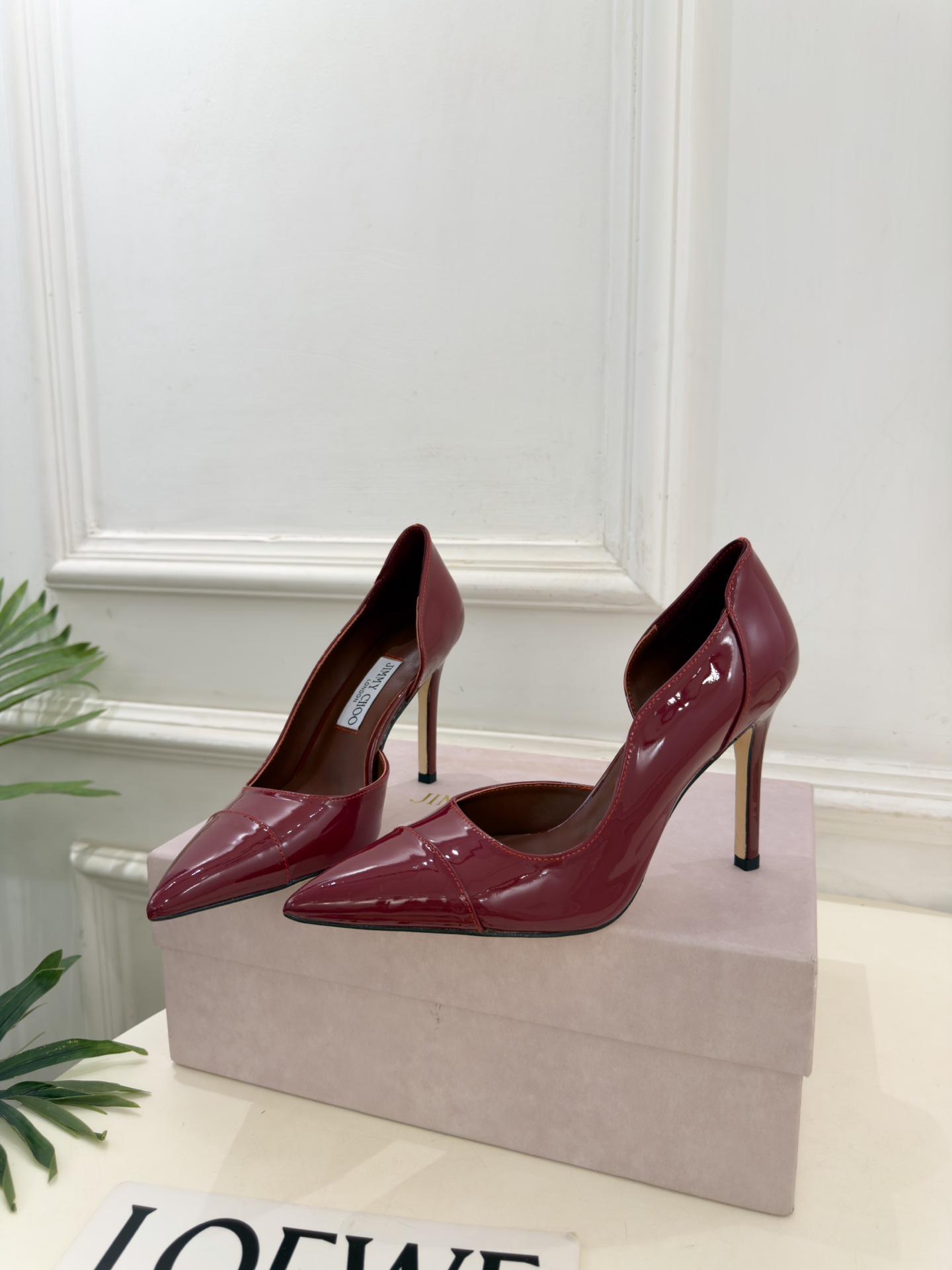 JimmyChoo 吉米周 26𝐬𝐬 ———      ✨ 2026秋冬新品 专柜最新 JC漆皮尖头内空高跟鞋  BS名