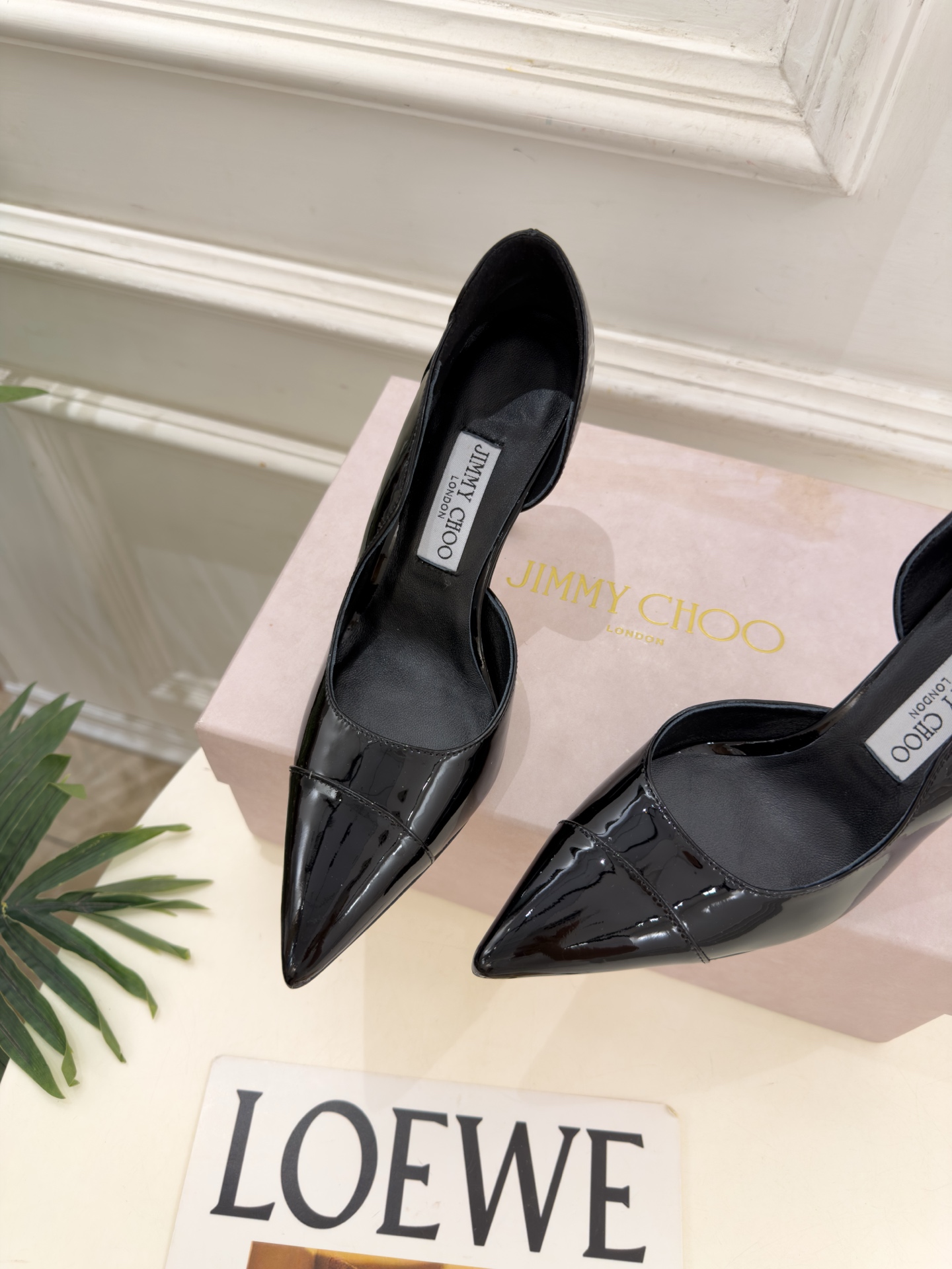 JimmyChoo 吉米周 26𝐬𝐬 ———      ✨ 2026秋冬新品 专柜最新 JC漆皮尖头内空高跟鞋  BS名