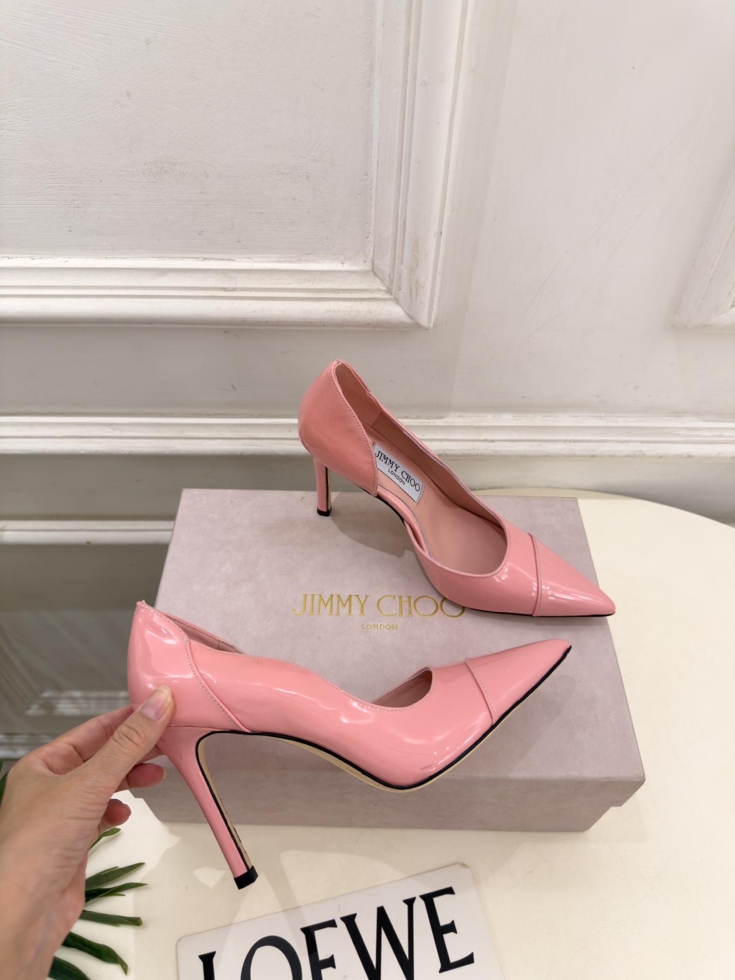 JimmyChoo 吉米周 26𝐬𝐬 ———      ✨ 2026秋冬新品 专柜最新 JC漆皮尖头内空高跟鞋  BS名