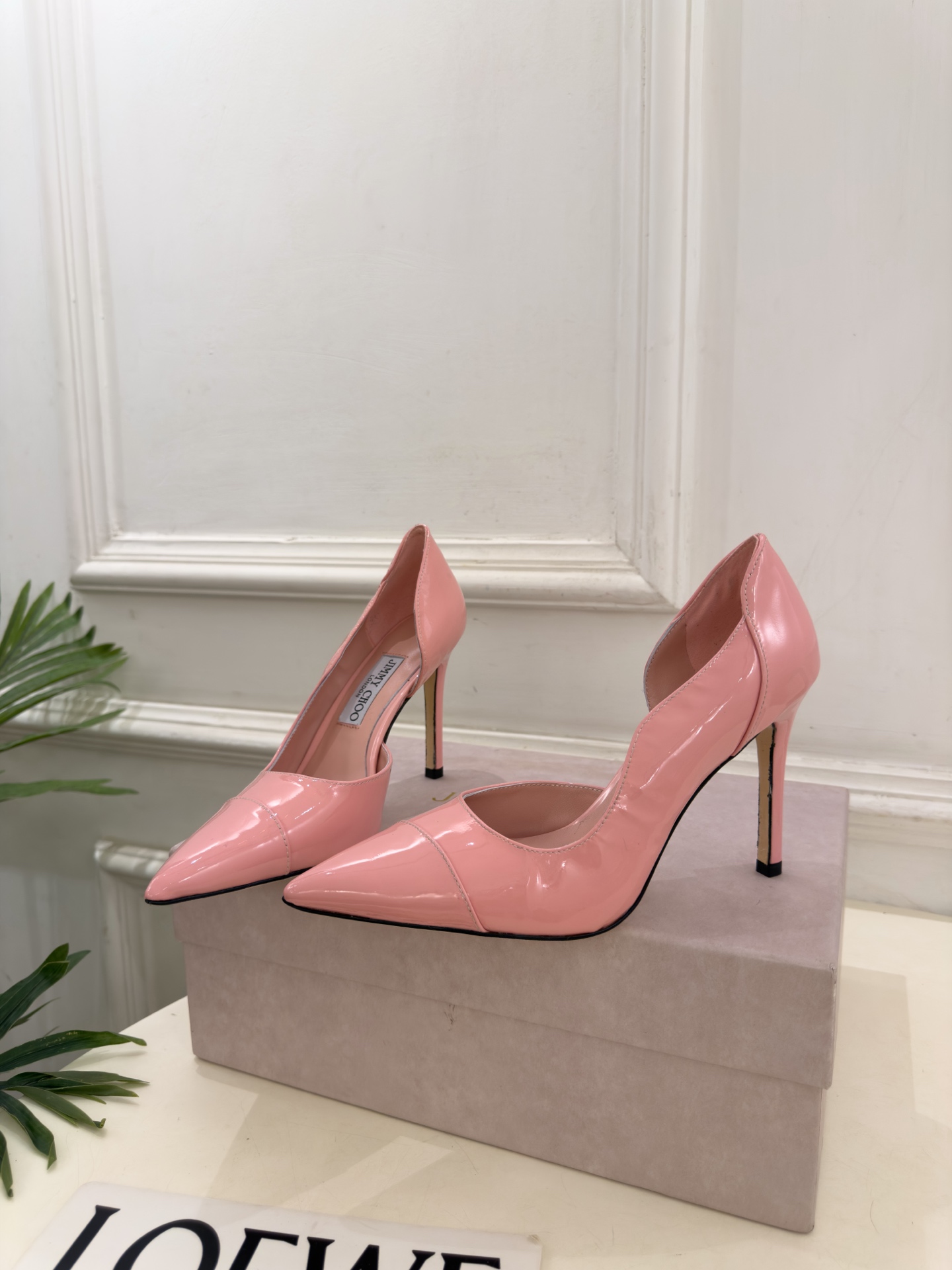 JimmyChoo 吉米周 26𝐬𝐬 ———      ✨ 2026秋冬新品 专柜最新 JC漆皮尖头内空高跟鞋  BS名