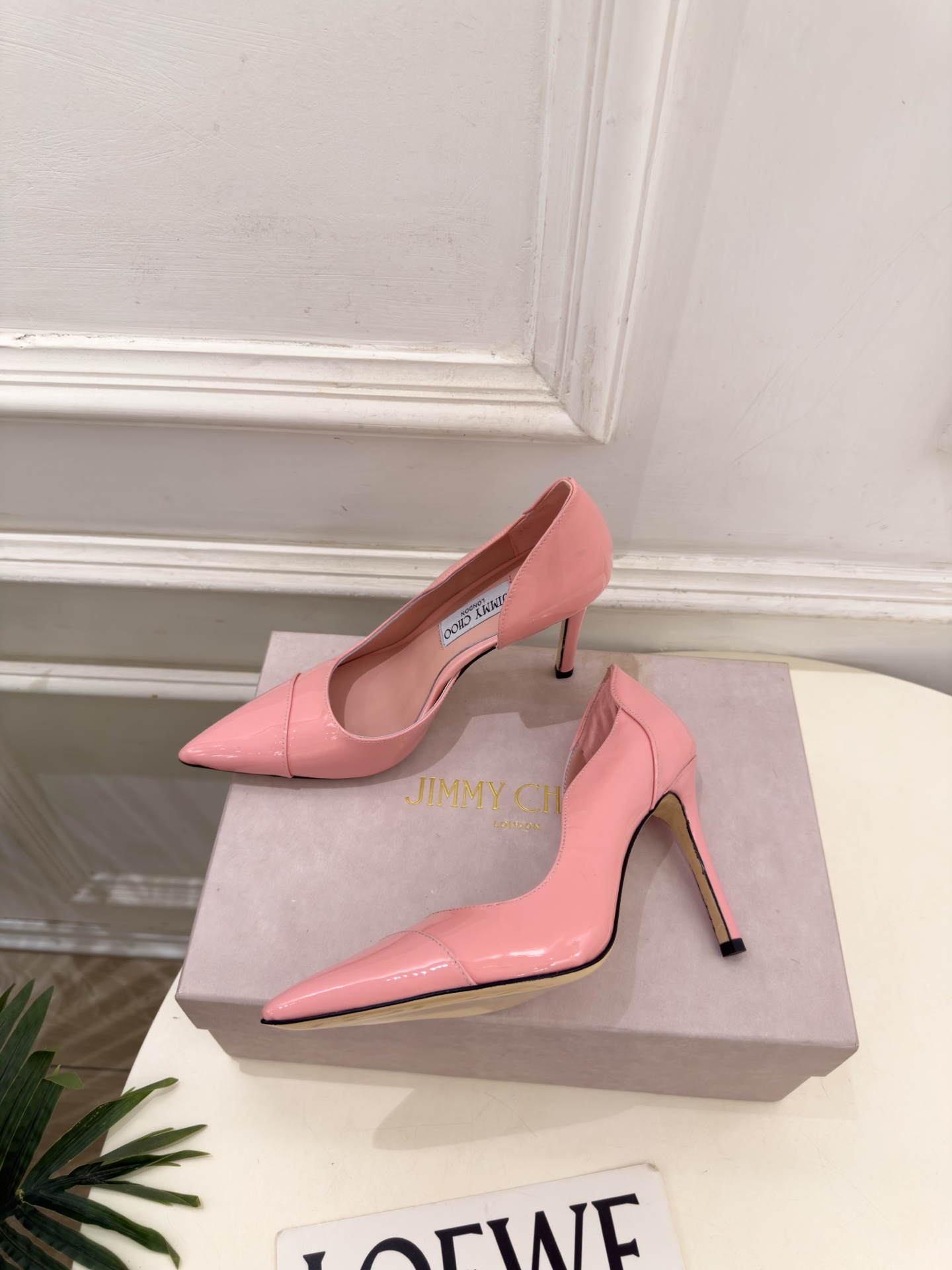 JimmyChoo 吉米周 26𝐬𝐬 ———      ✨ 2026秋冬新品 专柜最新 JC漆皮尖头内空高跟鞋  BS名