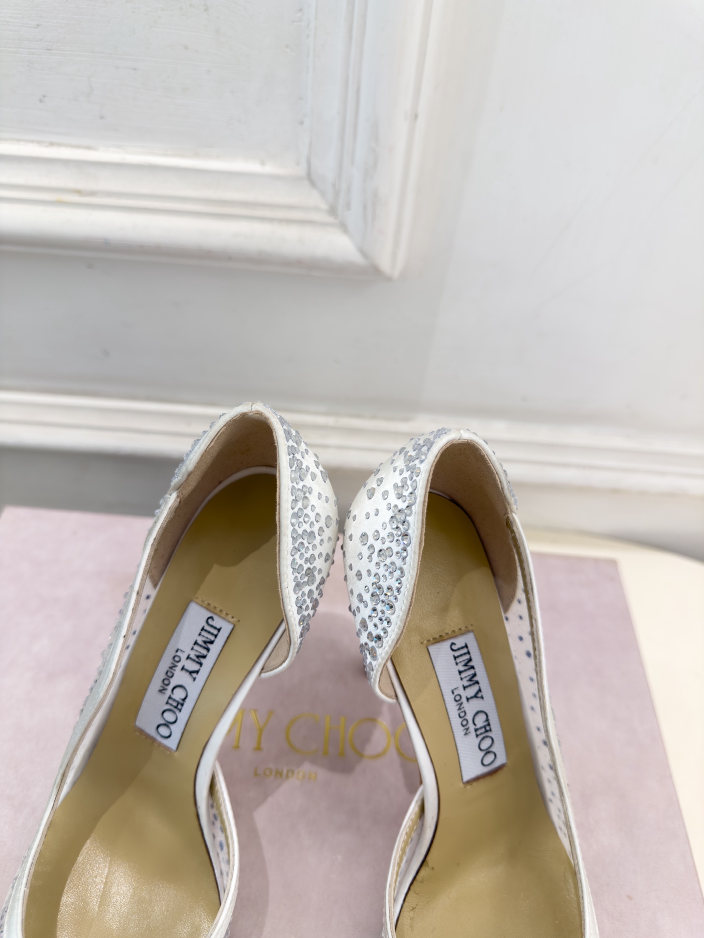 JimmyChoo 吉米周 26𝐬𝐬 ——— ✨ 2026秋冬新品 专柜最新JC尖头网纱水钻内空高跟鞋 BS JimmyChoo 吉米周 26𝐬𝐬 ——— ✨ 2026秋冬新品 专柜最新JC尖头网纱水钻内空高跟鞋 BS