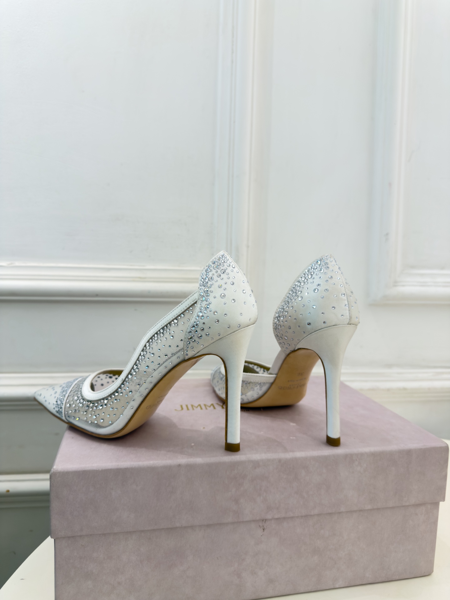 JimmyChoo 吉米周 26𝐬𝐬 ——— ✨ 2026秋冬新品 专柜最新JC尖头网纱水钻内空高跟鞋 BS JimmyChoo 吉米周 26𝐬𝐬 ——— ✨ 2026秋冬新品 专柜最新JC尖头网纱水钻内空高跟鞋 BS