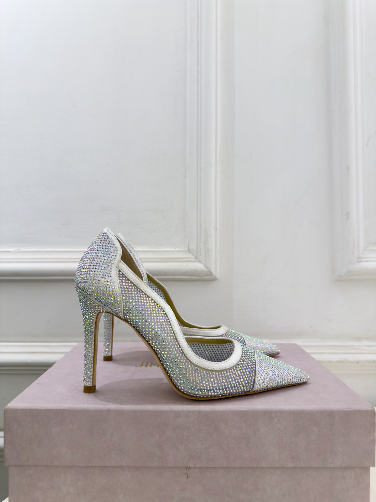 JimmyChoo 吉米周 26𝐬𝐬 ——— ✨ 2026秋冬新品 专柜最新 JC尖头水晶网眼布内空高跟鞋 JimmyChoo 吉米周 26𝐬𝐬 ——— ✨ 2026秋冬新品 专柜最新 JC尖头水晶网眼布内空高跟鞋