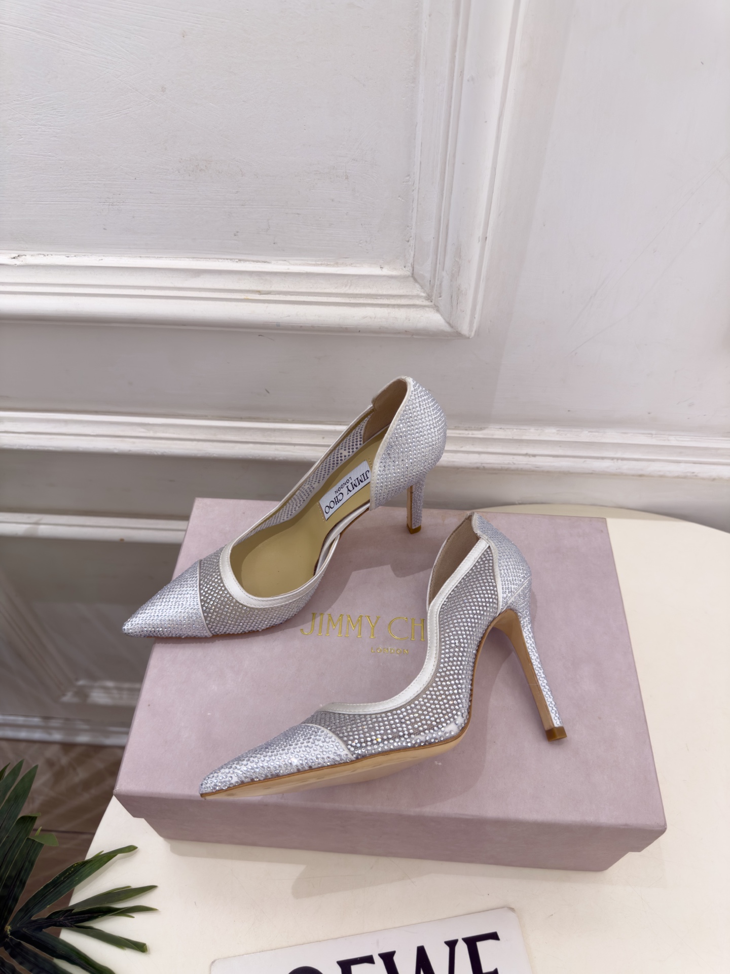 JimmyChoo 吉米周 26𝐬𝐬 ——— ✨ 2026秋冬新品 专柜最新 JC尖头水晶网眼布内空高跟鞋 JimmyChoo 吉米周 26𝐬𝐬 ——— ✨ 2026秋冬新品 专柜最新 JC尖头水晶网眼布内空高跟鞋