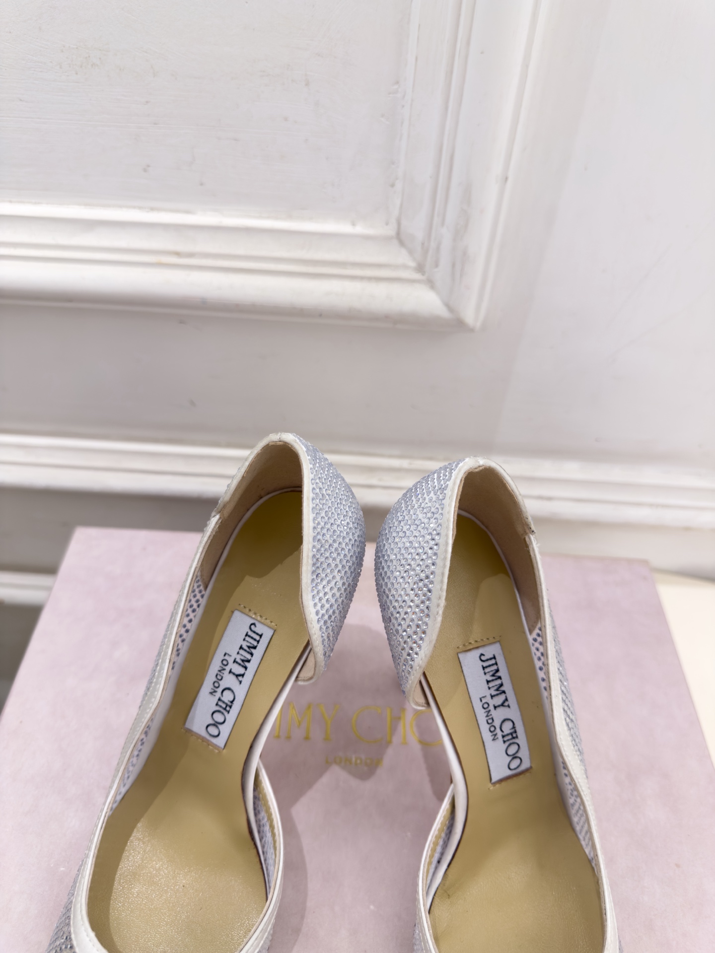 JimmyChoo 吉米周 26𝐬𝐬 ——— ✨ 2026秋冬新品 专柜最新 JC尖头水晶网眼布内空高跟鞋 JimmyChoo 吉米周 26𝐬𝐬 ——— ✨ 2026秋冬新品 专柜最新 JC尖头水晶网眼布内空高跟鞋