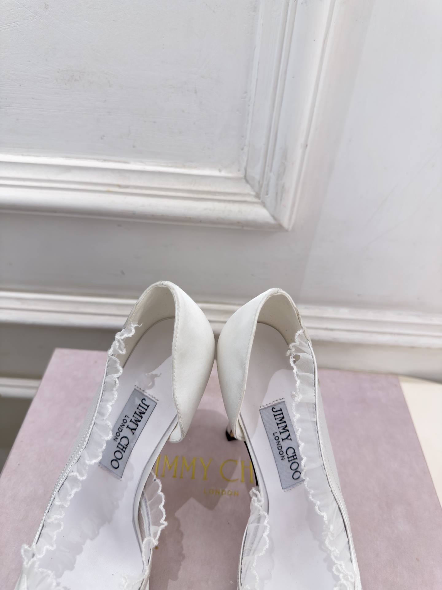 JimmyChoo 吉米周 26𝐬𝐬 ———      ✨ 2026秋冬新品 专柜最新 JC尖头网纱内空高跟鞋  BS名