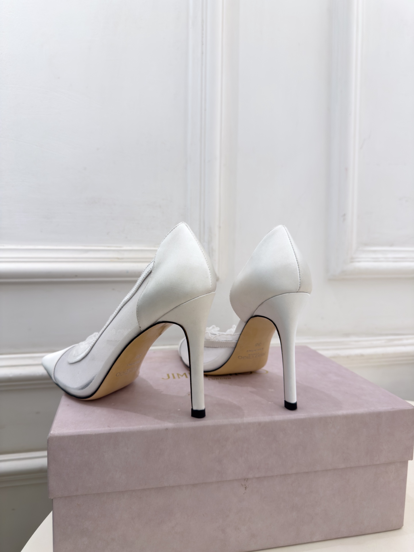 JimmyChoo 吉米周 26𝐬𝐬 ———      ✨ 2026秋冬新品 专柜最新 JC尖头网纱内空高跟鞋  BS名