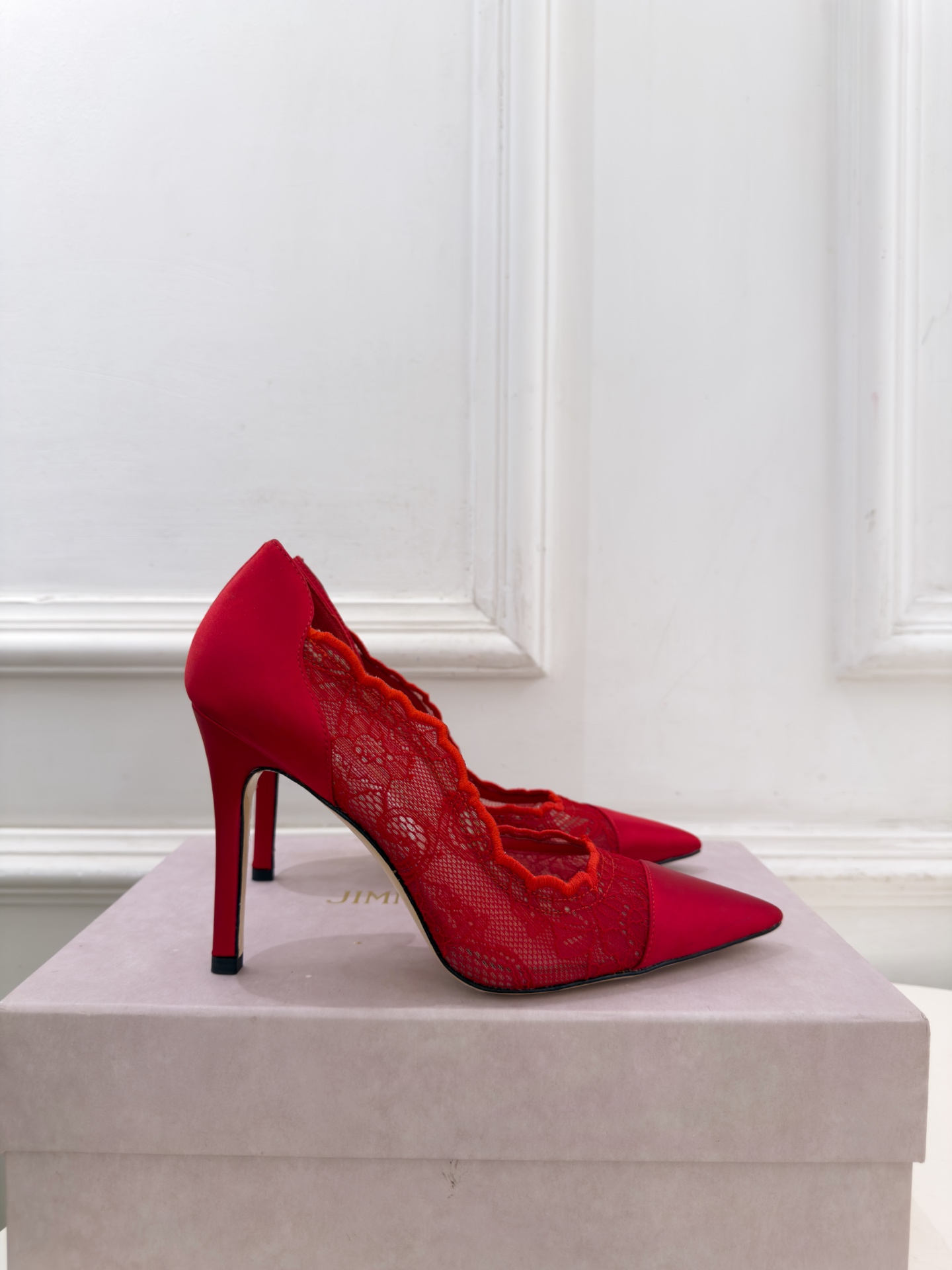 JimmyChoo 吉米周 26𝐬𝐬 ——— ✨ 2026秋冬新品 专柜最新JC尖头蕾丝缎面内空高跟鞋 BS JimmyChoo 吉米周 26𝐬𝐬 ——— ✨ 2026秋冬新品 专柜最新JC尖头蕾丝缎面内空高跟鞋 BS