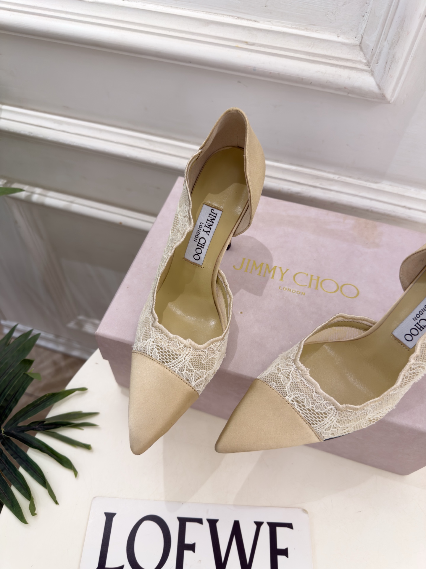 JimmyChoo 吉米周 26𝐬𝐬 ———      ✨ 2026秋冬新品 专柜最新JC尖头蕾丝缎面内空高跟鞋  BS