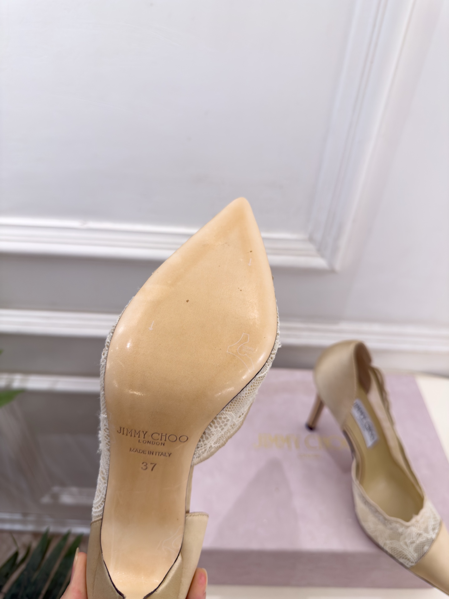 JimmyChoo 吉米周 26𝐬𝐬 ———      ✨ 2026秋冬新品 专柜最新JC尖头蕾丝缎面内空高跟鞋  BS