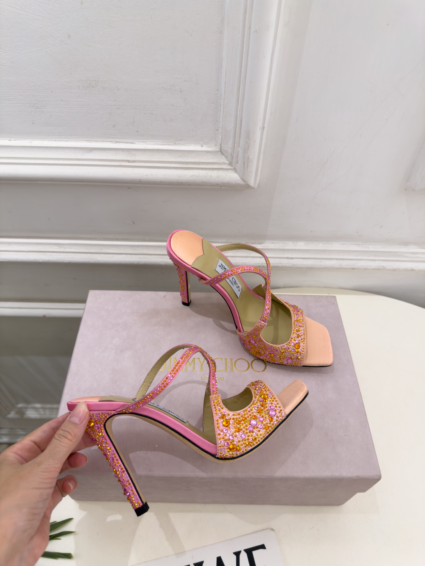 JimmyChoo 吉米周 26𝐬𝐬 ———      ✨ 2026新品 专柜最新JC水钻渐变色鱼嘴高跟拖鞋  BS名媛