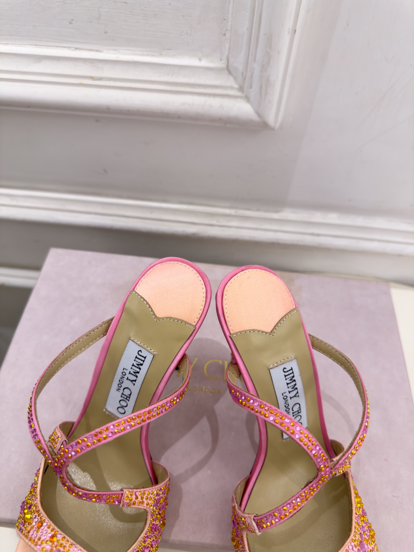 JimmyChoo 吉米周 26𝐬𝐬 ———      ✨ 2026新品 专柜最新JC水钻渐变色鱼嘴高跟拖鞋  BS名媛