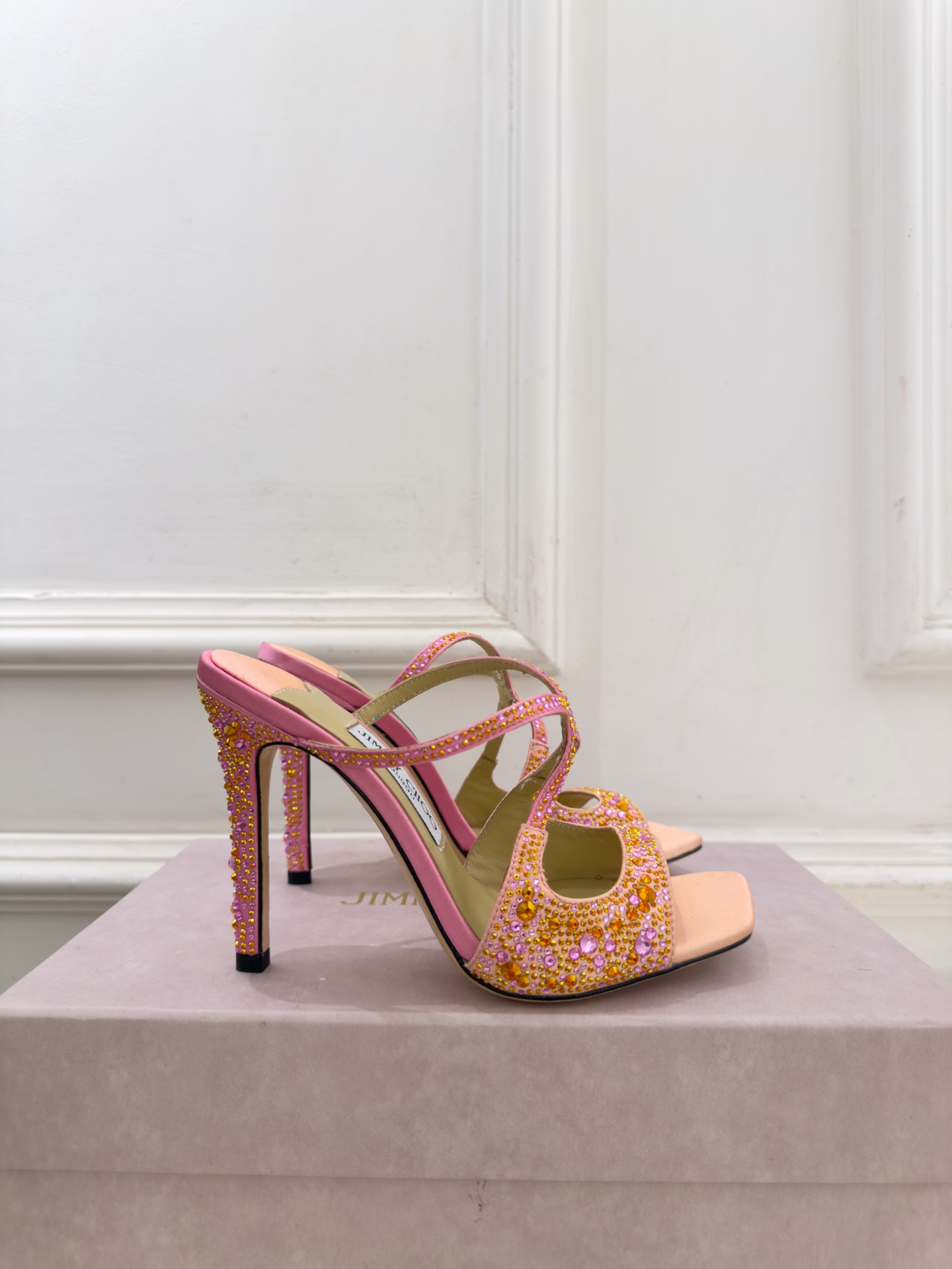JimmyChoo 吉米周 26𝐬𝐬 ———      ✨ 2026新品 专柜最新JC水钻渐变色鱼嘴高跟拖鞋  BS名媛