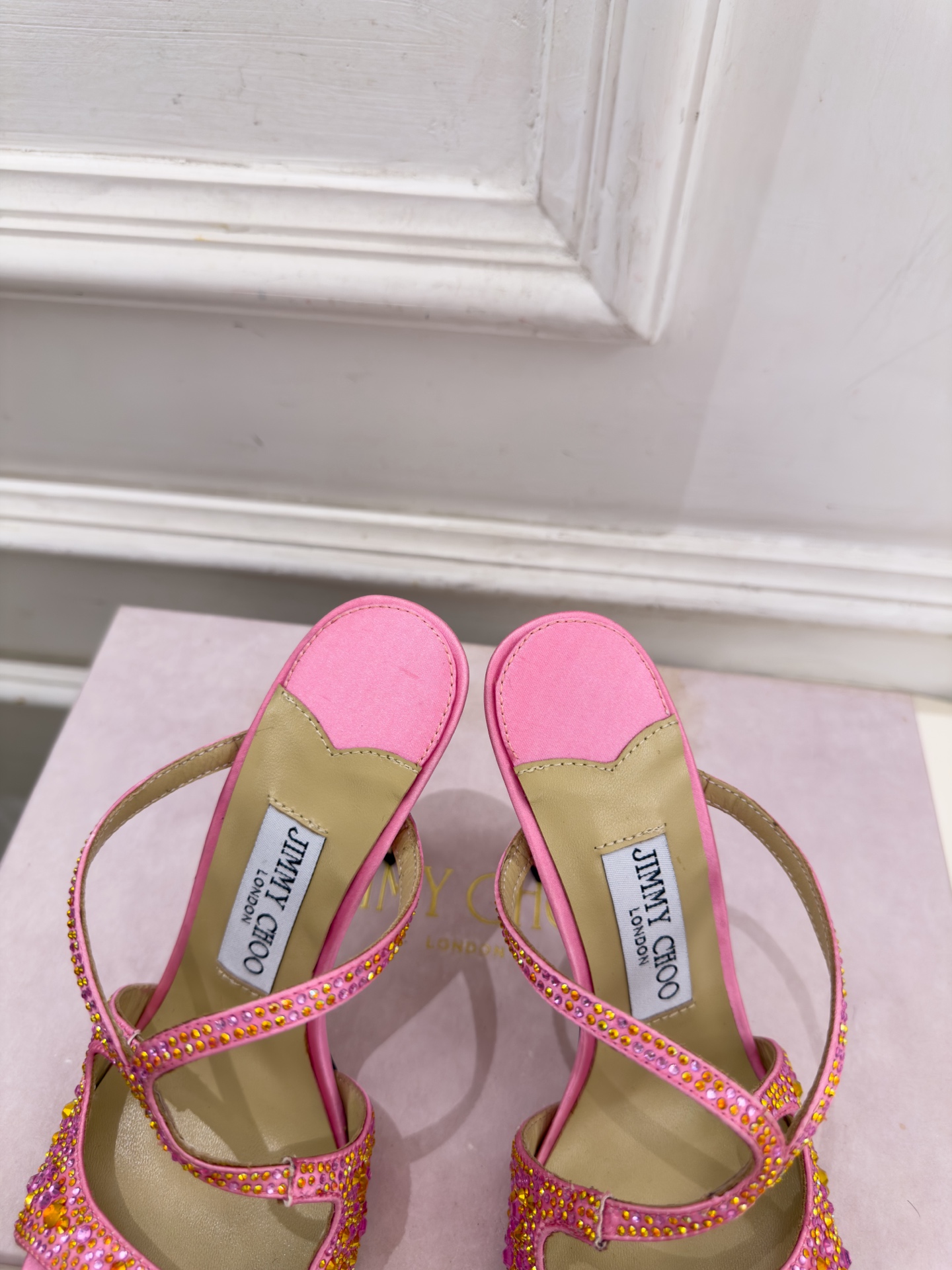 JimmyChoo 吉米周 26𝐬𝐬 ———      ✨ 2026新品 专柜最新JC水钻渐变色鱼嘴高跟拖鞋  BS名媛